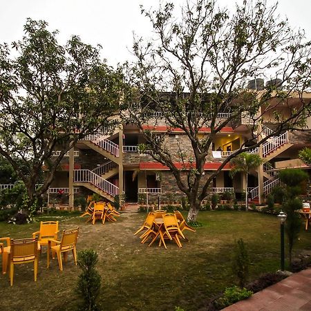V Resorts Dukes Den Resort Ramnagar  Esterno foto